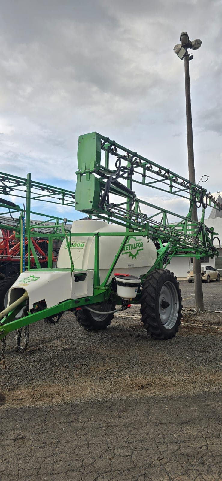 Pulverizador de Arrasto Metalfór Futur 3000 27m 3000L GPS (Usado)